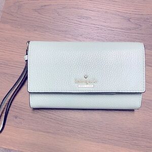 Kate Spade wristlet wallet in seafoam green